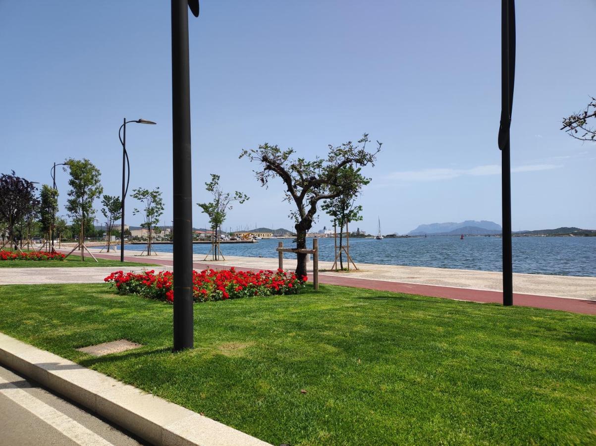 Seaside Apartments Casa Carla E Casa Andrea Olbia Exterior foto